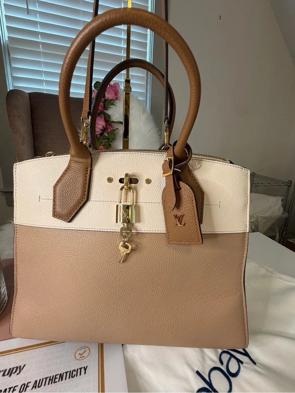 Authentic Louis Vuitton City Steamer PM Two-Tone Tan & Cream Leather Tote COA